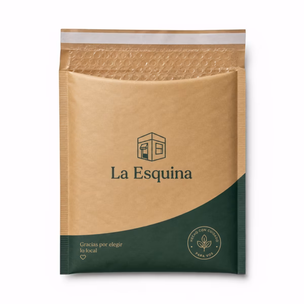 Mockup de sobre acolchado ecommerce para catálogo de productos de impresión.