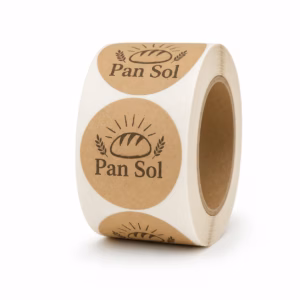 Mockup de pegatinas kraft para catálogo de productos de impresión.