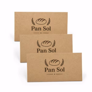 Mockup de tarjetas de visita kraft para catálogo de productos de impresión.