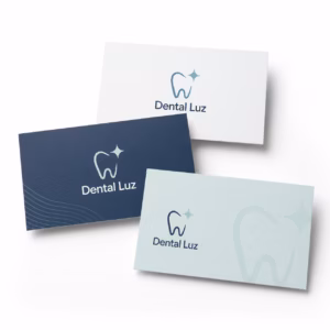 Mockup de tarjetas de visita laminadas para catálogo de productos de impresión.